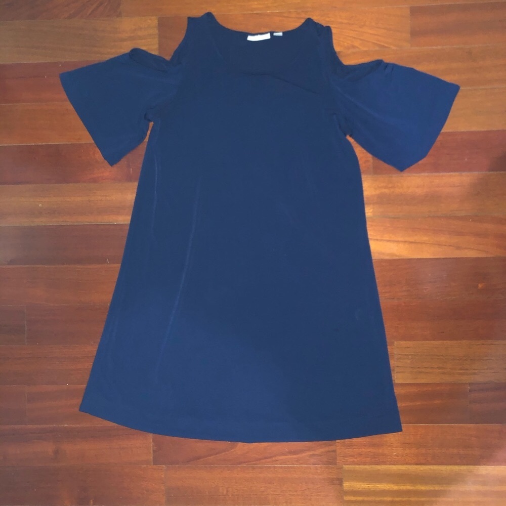 Navy blue cold shoulder shift dress